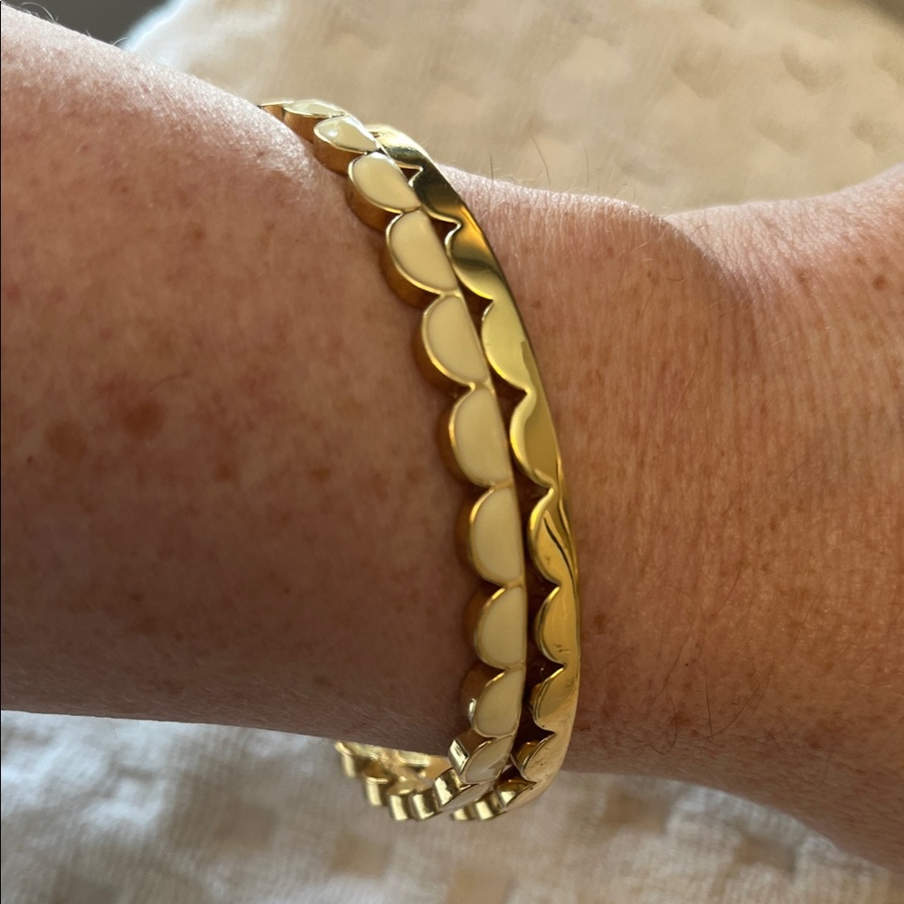 Kate Spade Gold and White Scallop Bracelet